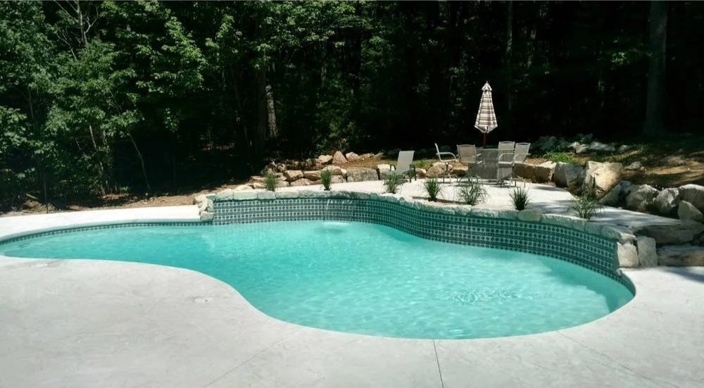 Custom Gunite & Vinyl Pools